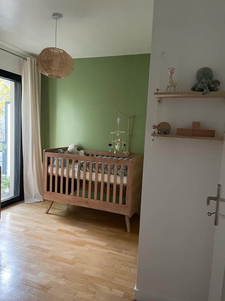 chambrede bébé, déco nature bois et vert