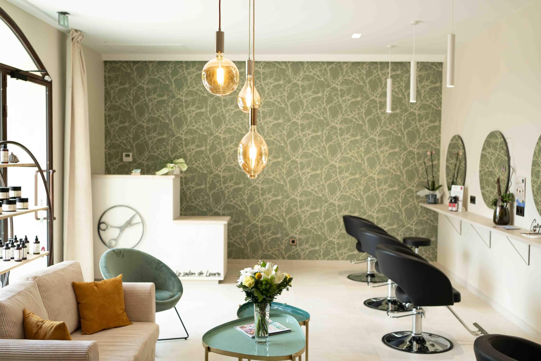 salon de coiffure couleurs et aménagement