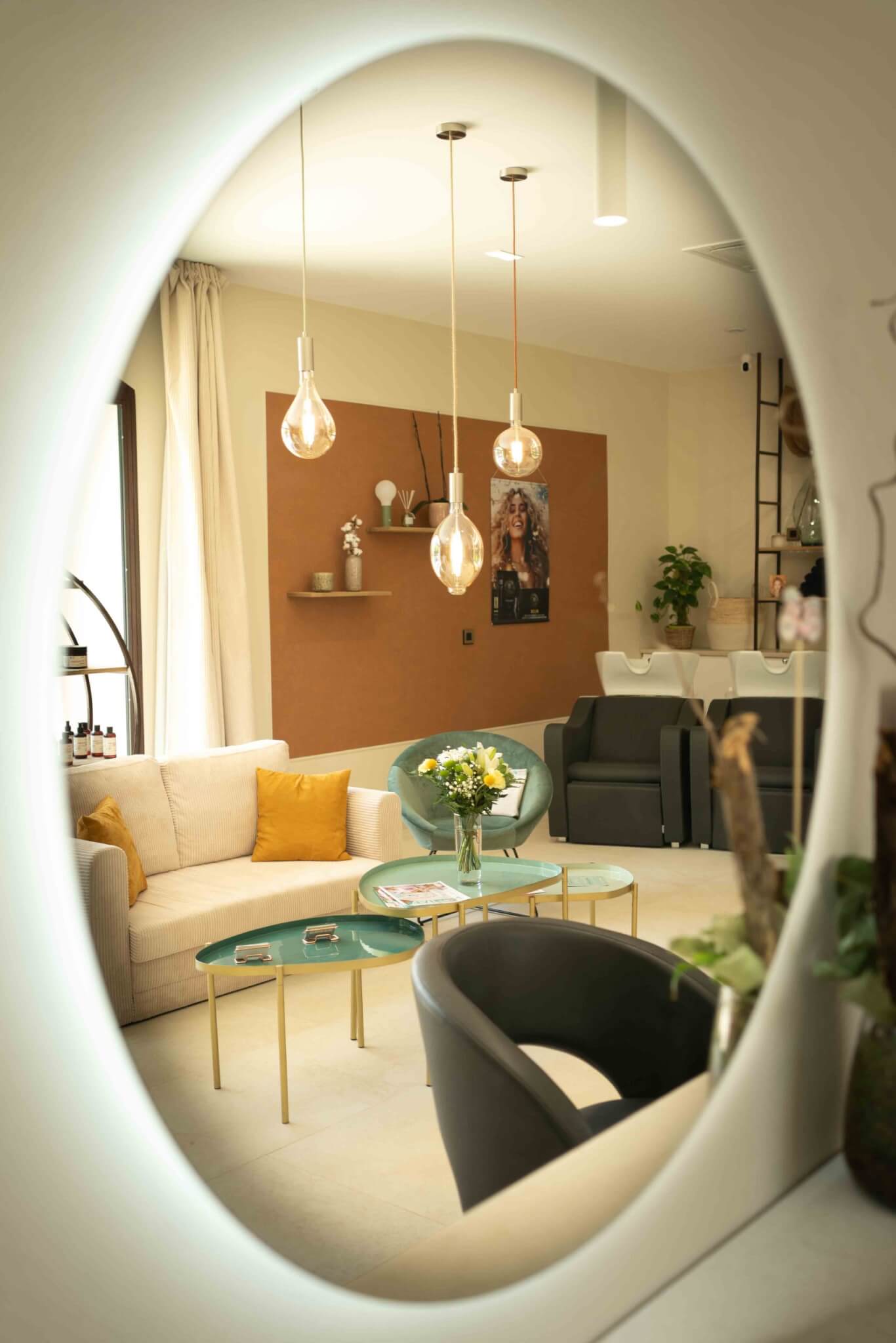 salon de coiffure miroir rond lumineux