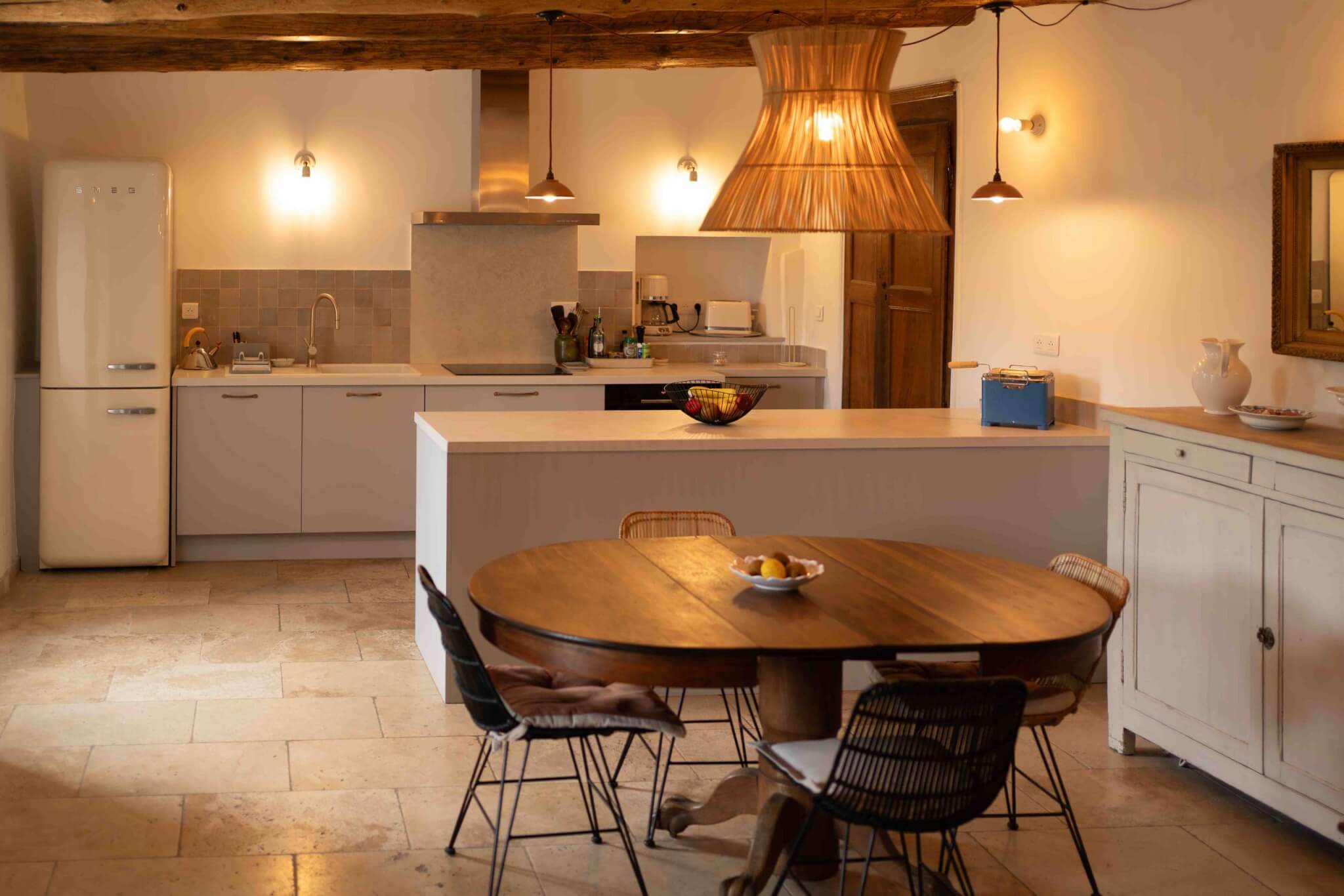 renovation cuisine salle a manger familiale conviviale et fonctionnelle dans un esprit campagne chic